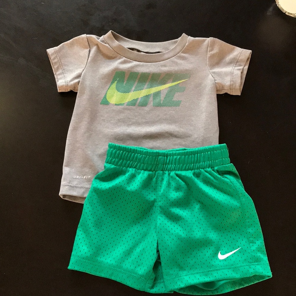 Infant Nike outfit